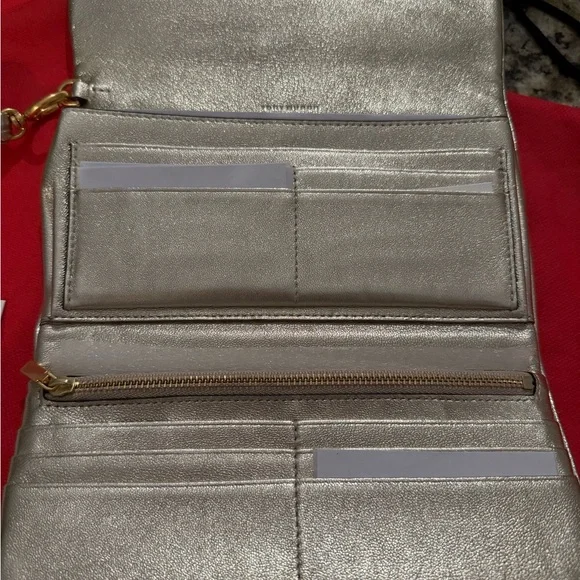 Tory Burch White Gold Clutch - Picture 5 of 6
